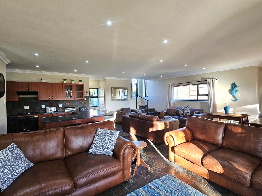 4 Bedroom Property for Sale in Wavecrest Eastern Cape